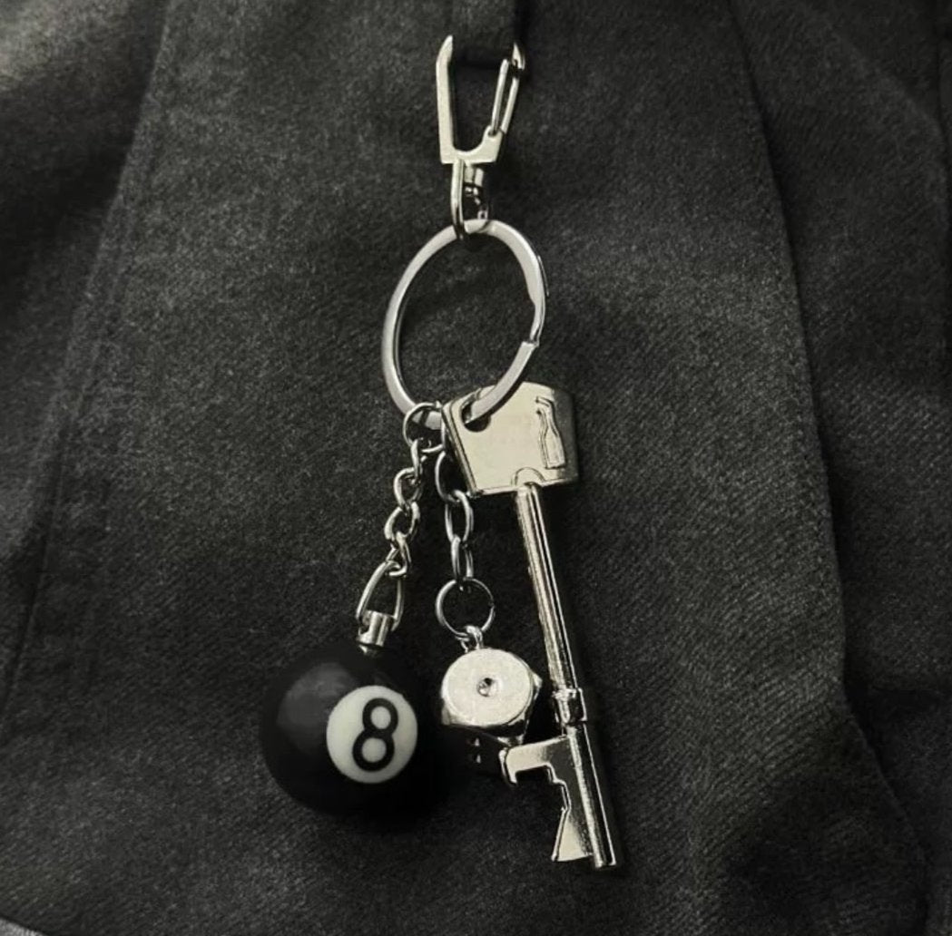 Retro 8 Ball Keychain - Unique & Stylish